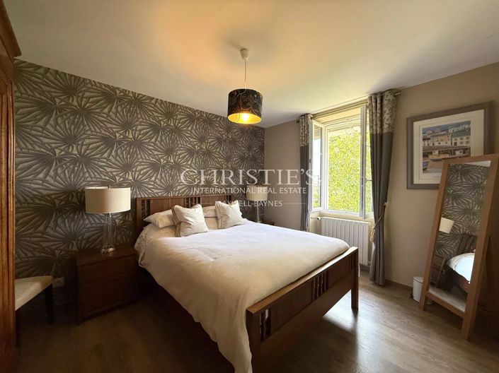 Image No.24-4 Bed House for sale