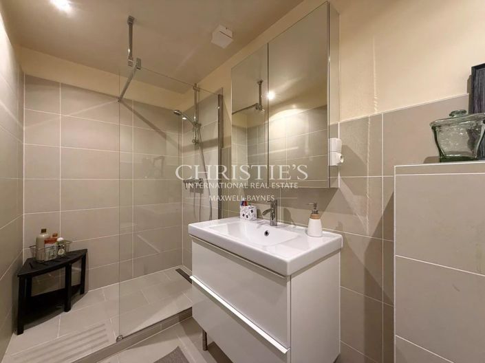 Image No.23-7 Bed House for sale