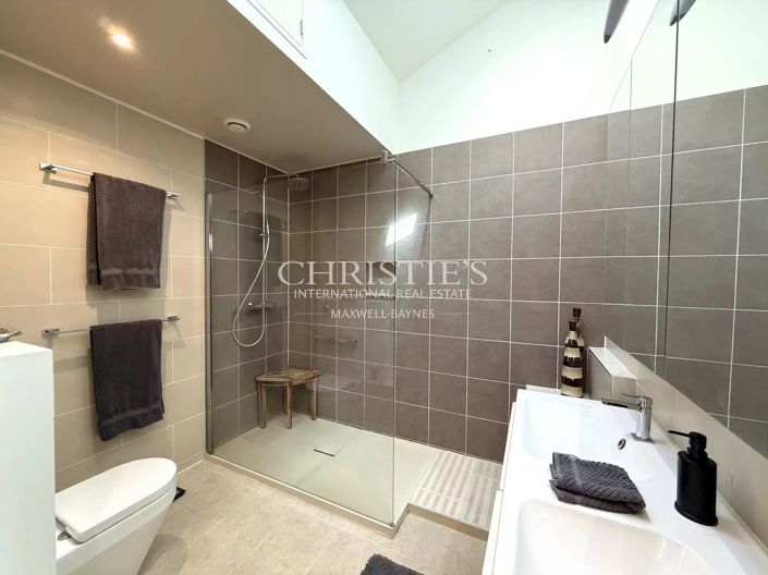 Image No.28-7 Bed House for sale