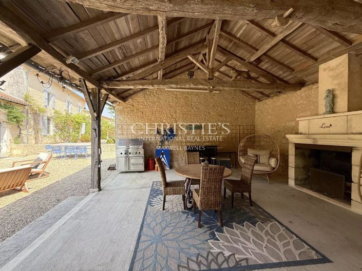 Image No.8-7 Bed House for sale