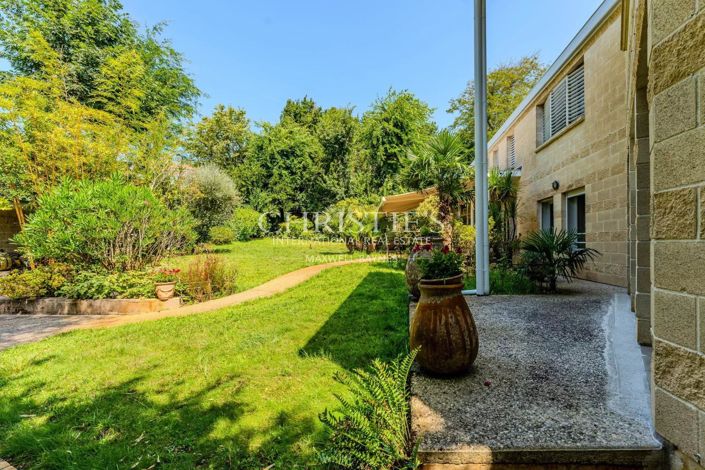 Image No.1-5 Bed House for sale