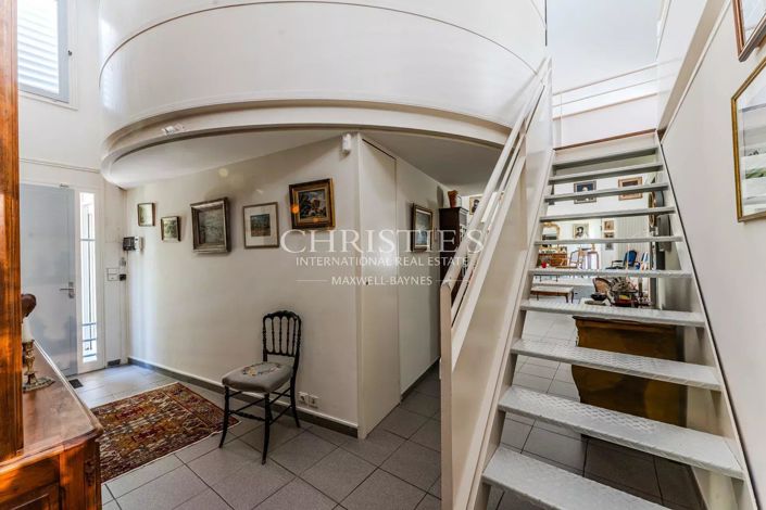 Image No.6-5 Bed House for sale