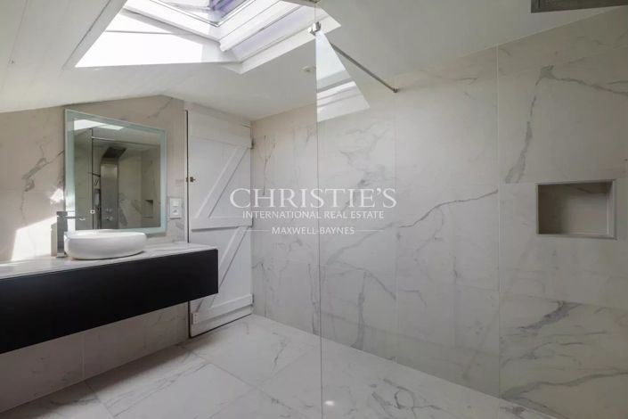 Image No.19-4 Bed House for sale