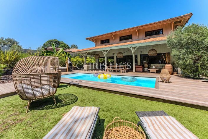 Image No.2-5 Bed House for sale