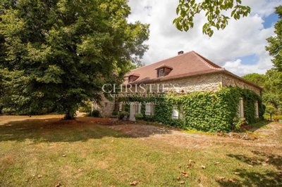 5 Bed House for sale