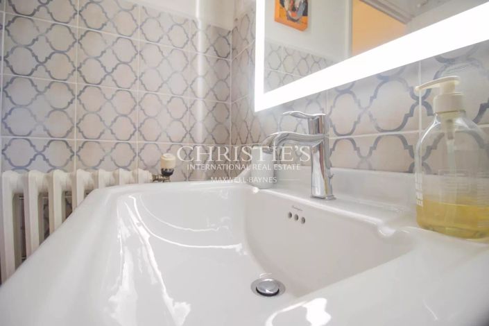 Image No.15-5 Bed House for sale