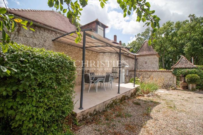 Image No.20-5 Bed House for sale