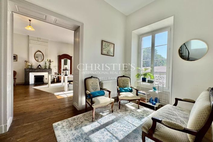 Image No.20-7 Bed House for sale