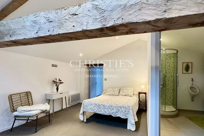 Image No.36-7 Bed House for sale