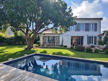 5 Bed House for sale