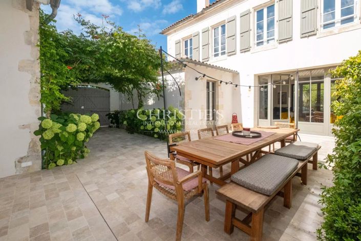 Image No.2-5 Bed House for sale