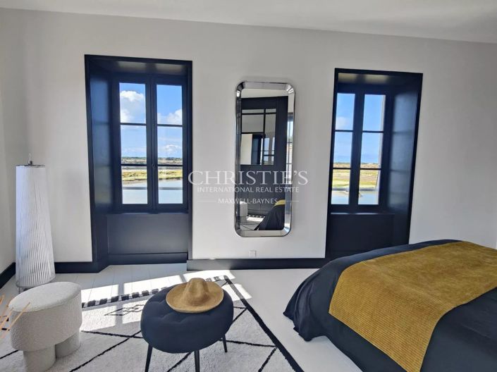 Image No.7-5 Bed House for sale