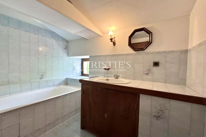 Image No.21-4 Bed House for sale