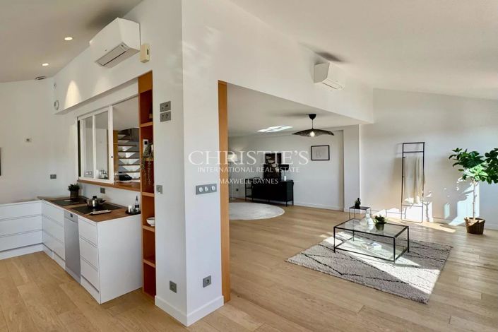 Image No.11-3 Bed Apartment for sale