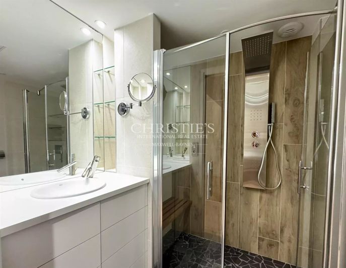 Image No.20-3 Bed Apartment for sale