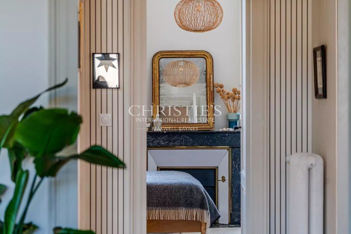 Image No.8-7 Bed House for sale