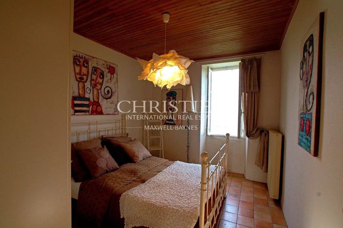 Image No.10-4 Bed House for sale