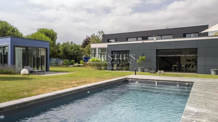 Image No.14-5 Bed House for sale