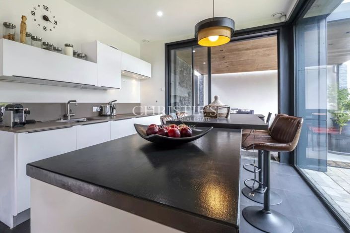 Image No.3-5 Bed House for sale