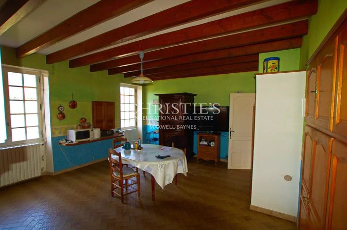 Image No.10-12 Bed House for sale