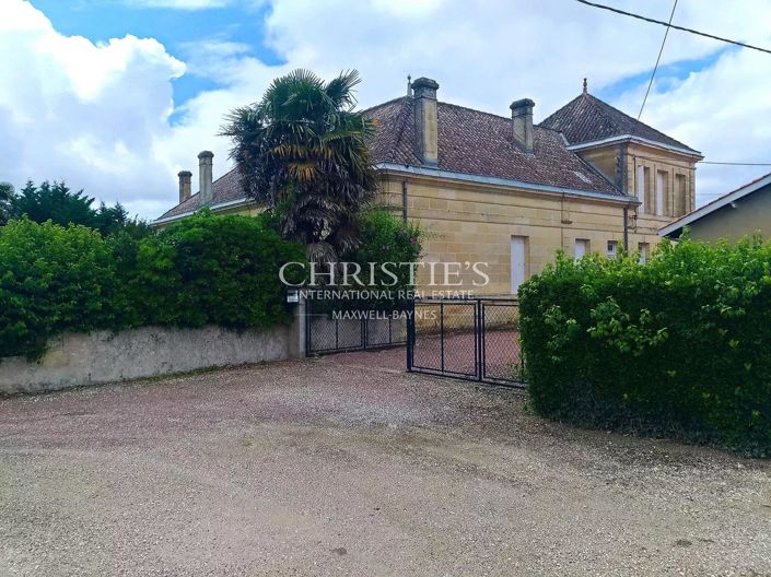 Image No.19-12 Bed House for sale