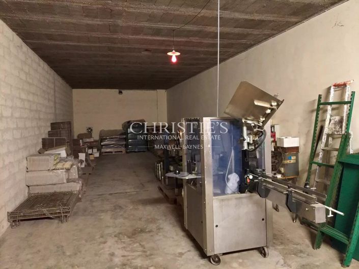 Image No.22-12 Bed House for sale