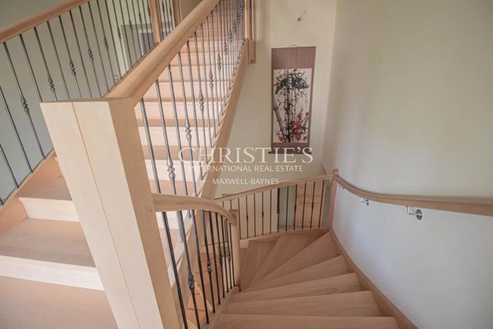 Image No.14-7 Bed House for sale