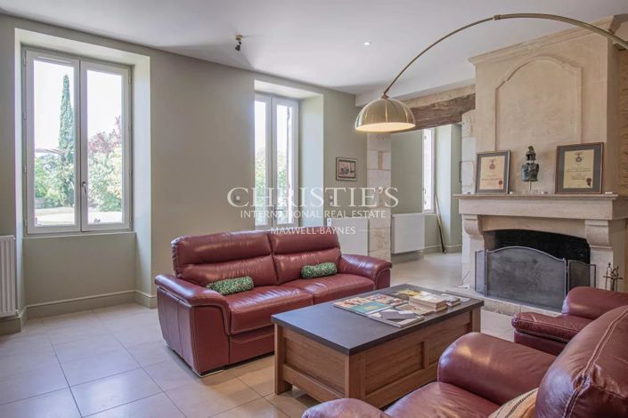 Image No.8-7 Bed House for sale