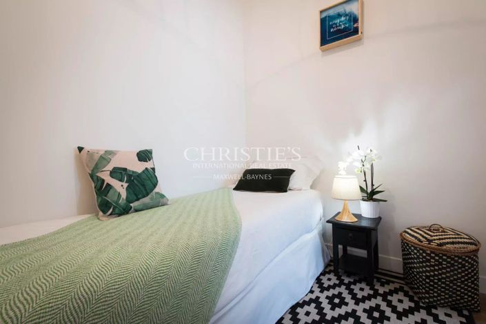 Image No.6-6 Bed House for sale