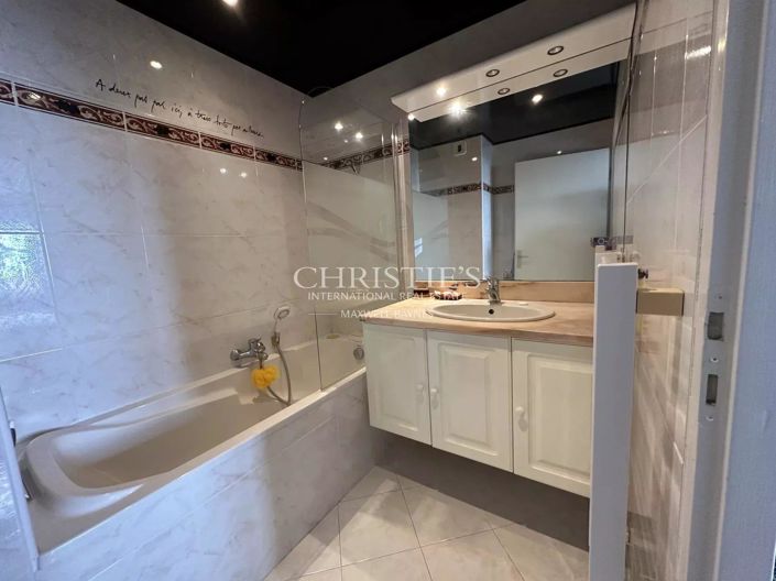 Image No.9-4 Bed Apartment for sale