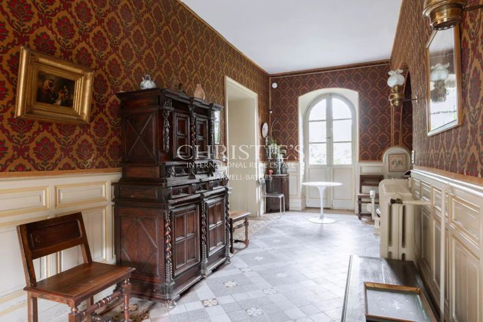 Image No.7-6 Bed House for sale