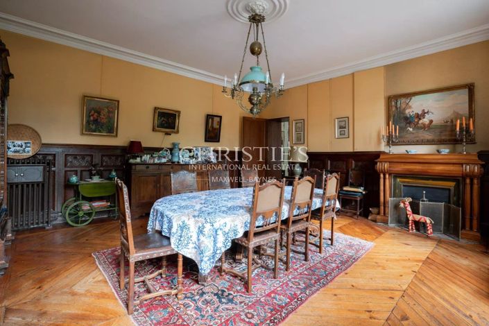 Image No.9-6 Bed House for sale