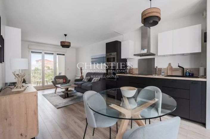 Image No.8-Apartment for sale