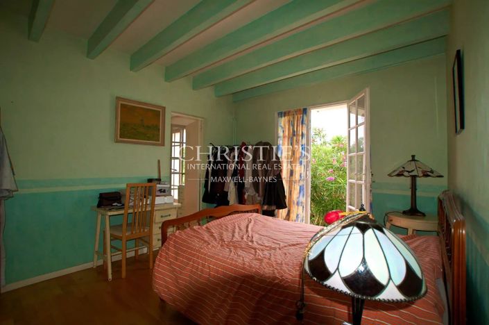 Image No.16-7 Bed House for sale