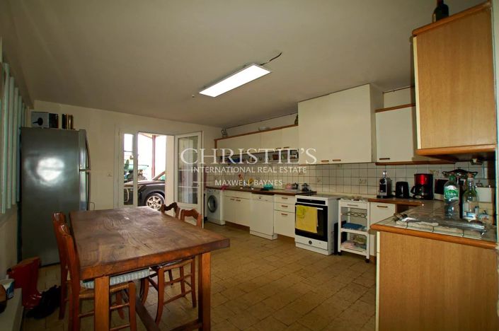 Image No.21-7 Bed House for sale