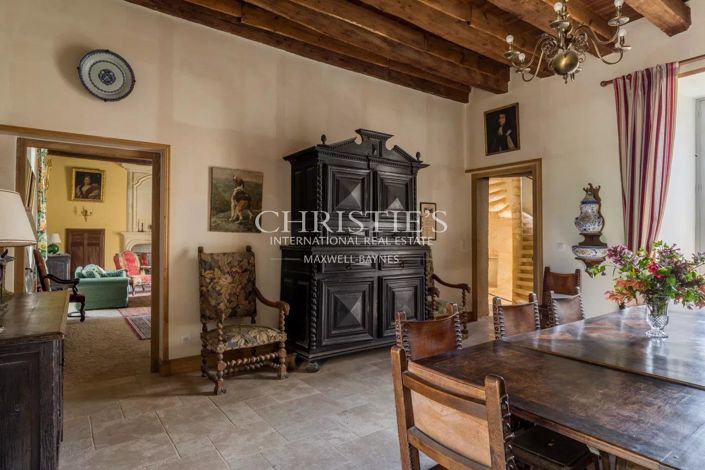 Image No.10-6 Bed House for sale