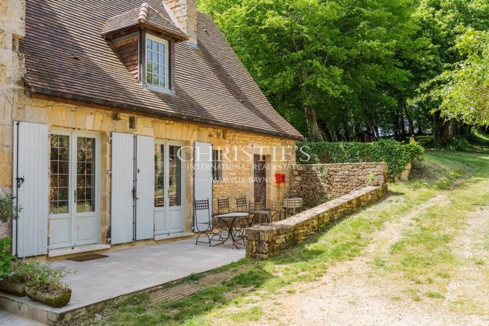 Image No.5-6 Bed House for sale