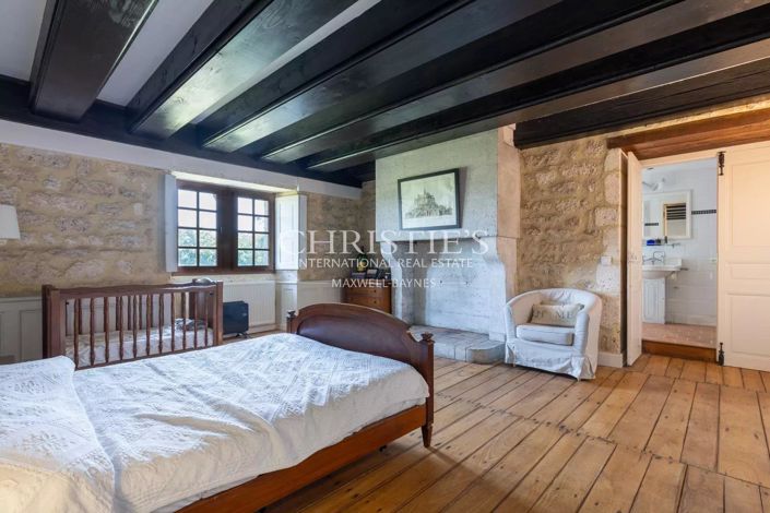 Image No.23-9 Bed House for sale