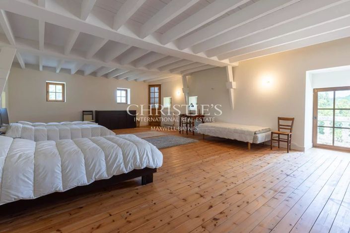 Image No.25-9 Bed House for sale