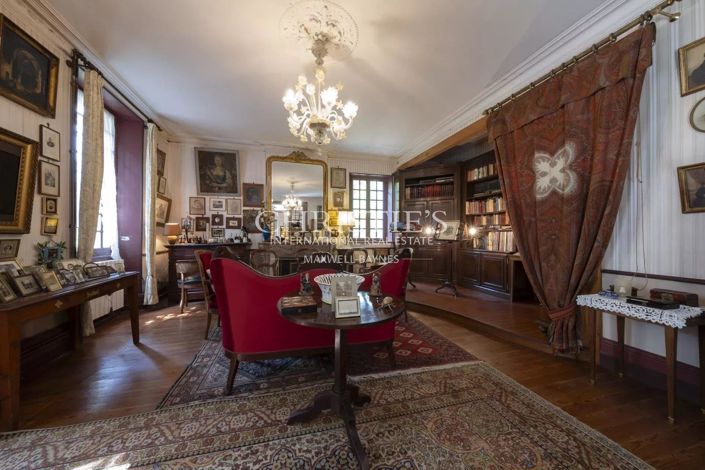 Image No.10-9 Bed House for sale