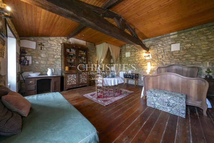 Image No.19-9 Bed House for sale