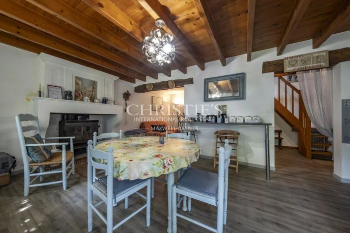 Image No.20-9 Bed House for sale