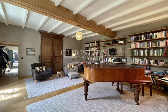 Image No.14-6 Bed House for sale