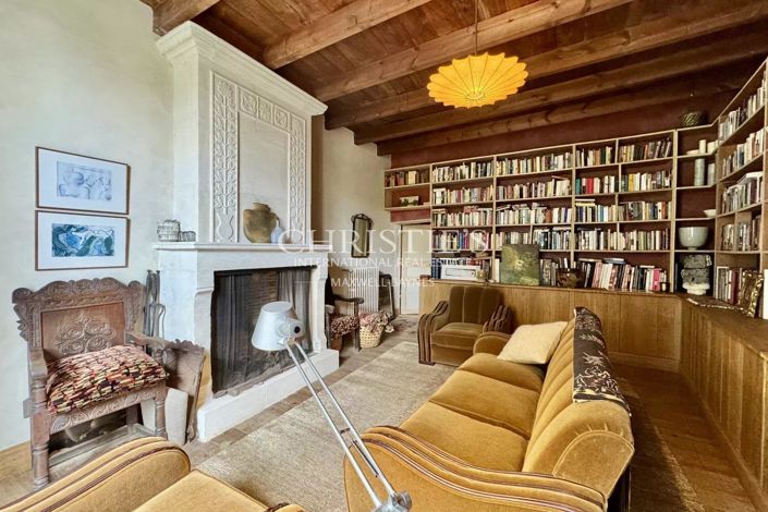 Image No.16-6 Bed House for sale