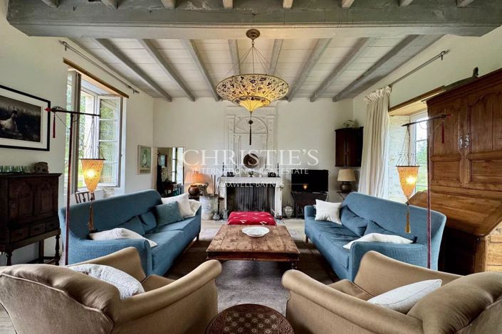 Image No.18-6 Bed House for sale