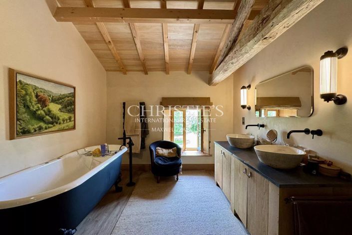 Image No.28-6 Bed House for sale