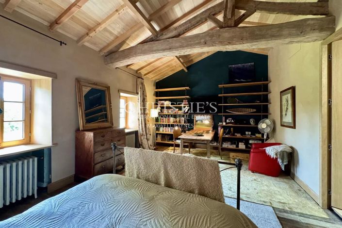 Image No.33-6 Bed House for sale