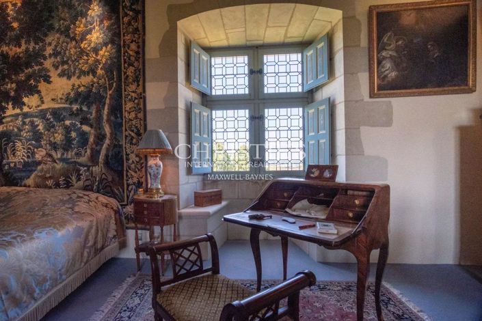 Image No.25-6 Bed House for sale