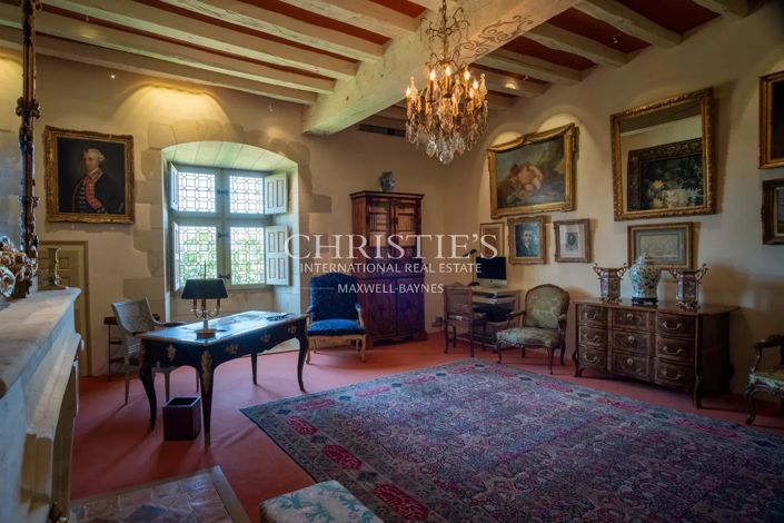 Image No.27-6 Bed House for sale