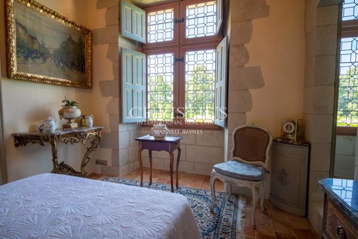 Image No.9-6 Bed House for sale